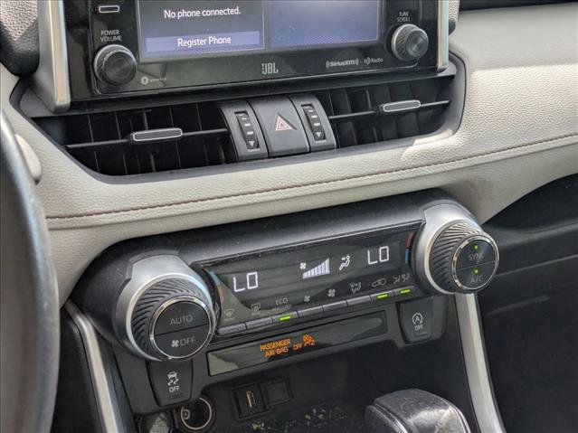Used 2020 Toyota RAV4 XLE Premium FWD image 10