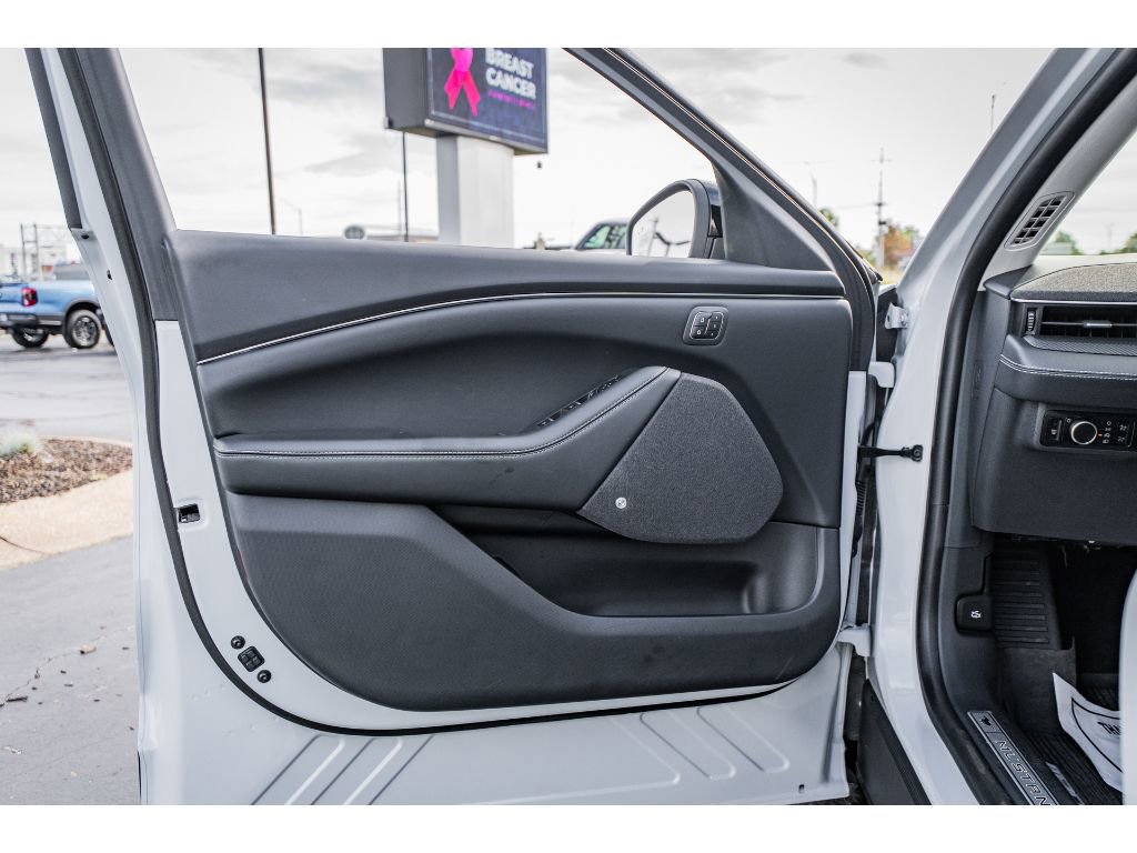 Used 2023 Ford Mustang Mach-E Premium image 6