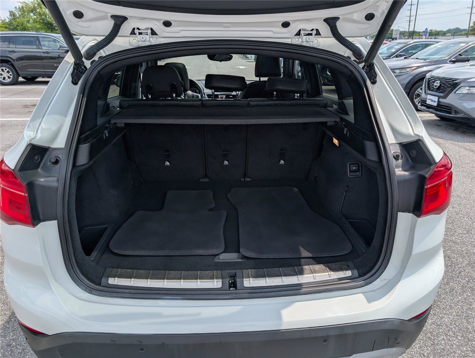 Used 2018 BMW X1 xDrive28i AWD/4WD image 13