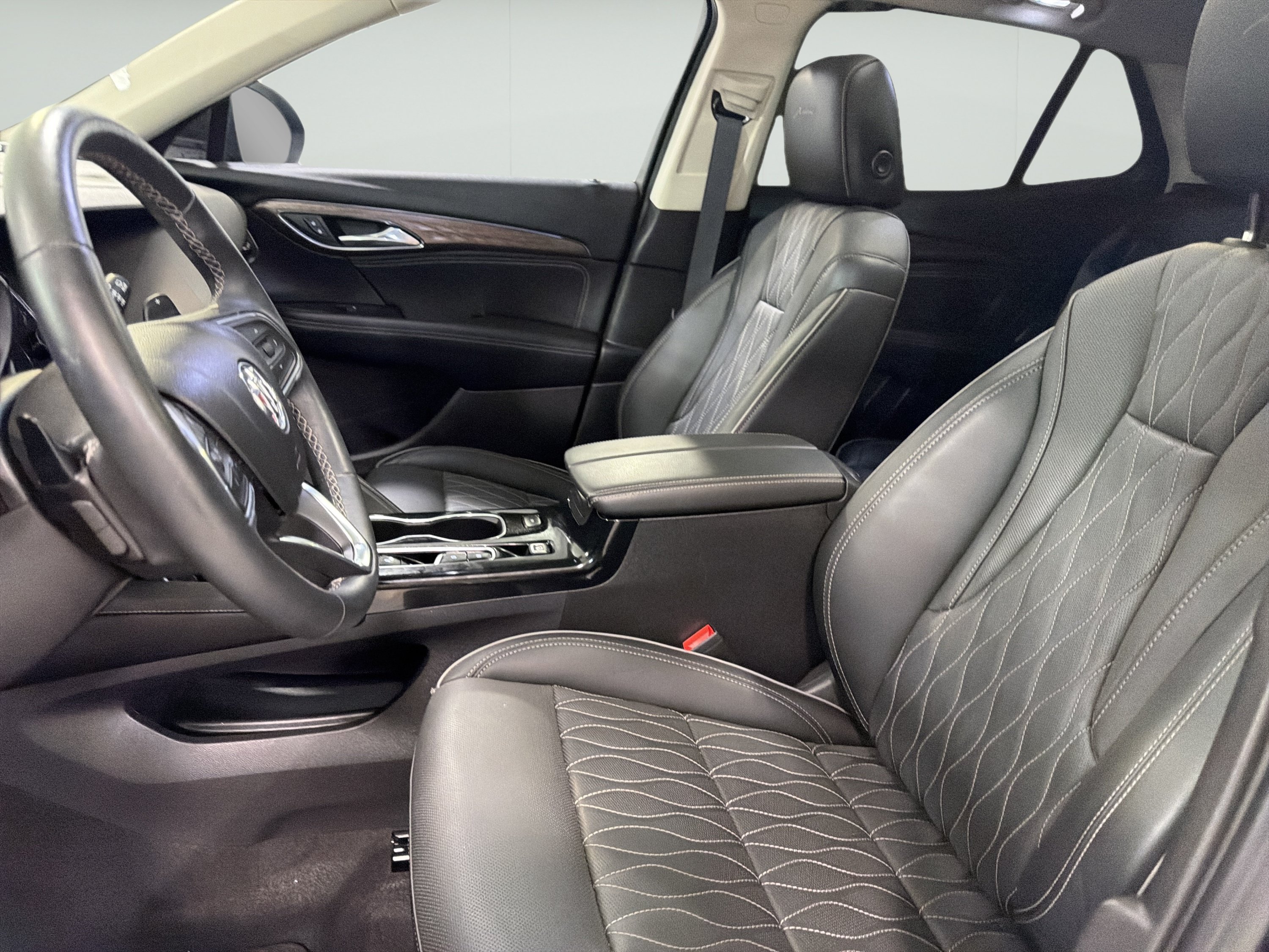 Used 2023 Buick Envision Avenir AWD/4WD image 9