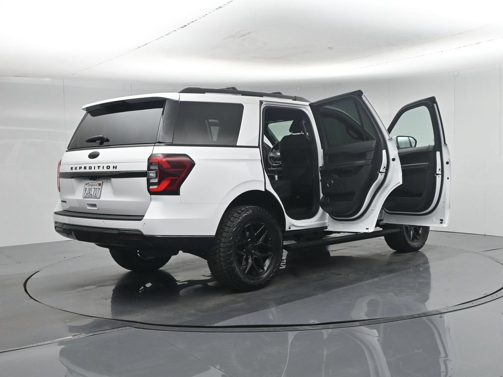 Used 2024 Ford Expedition Limited AWD/4WD image 35