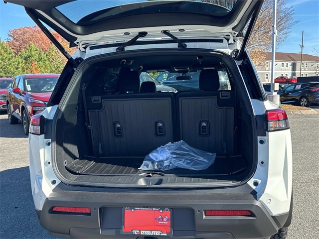 New 2025 Nissan Pathfinder Rock Creek image 13