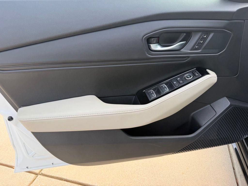 Used 2023 Honda Accord Touring image 13