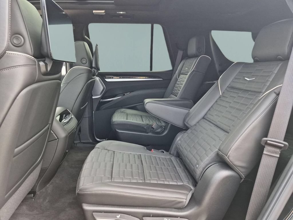 New 2026 Cadillac Escalade Platinum Sport w/ LPO, ONYX Package AWD/4WD image 25