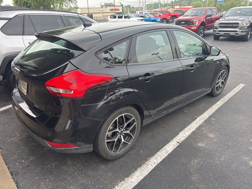Used 2017 Ford Focus SEL FWD image 4