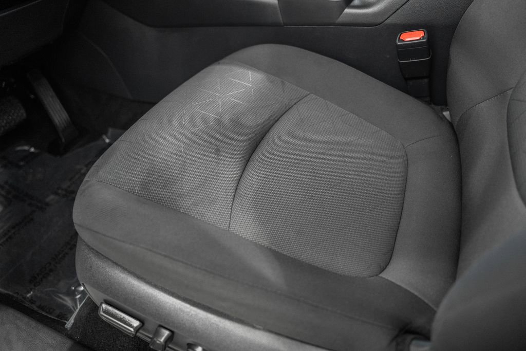 Used 2025 Toyota RAV4 XLE image 30