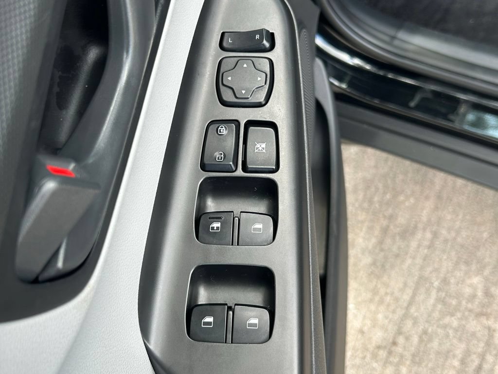 Used 2023 Hyundai Kona SE w/ Cargo Package FWD image 18