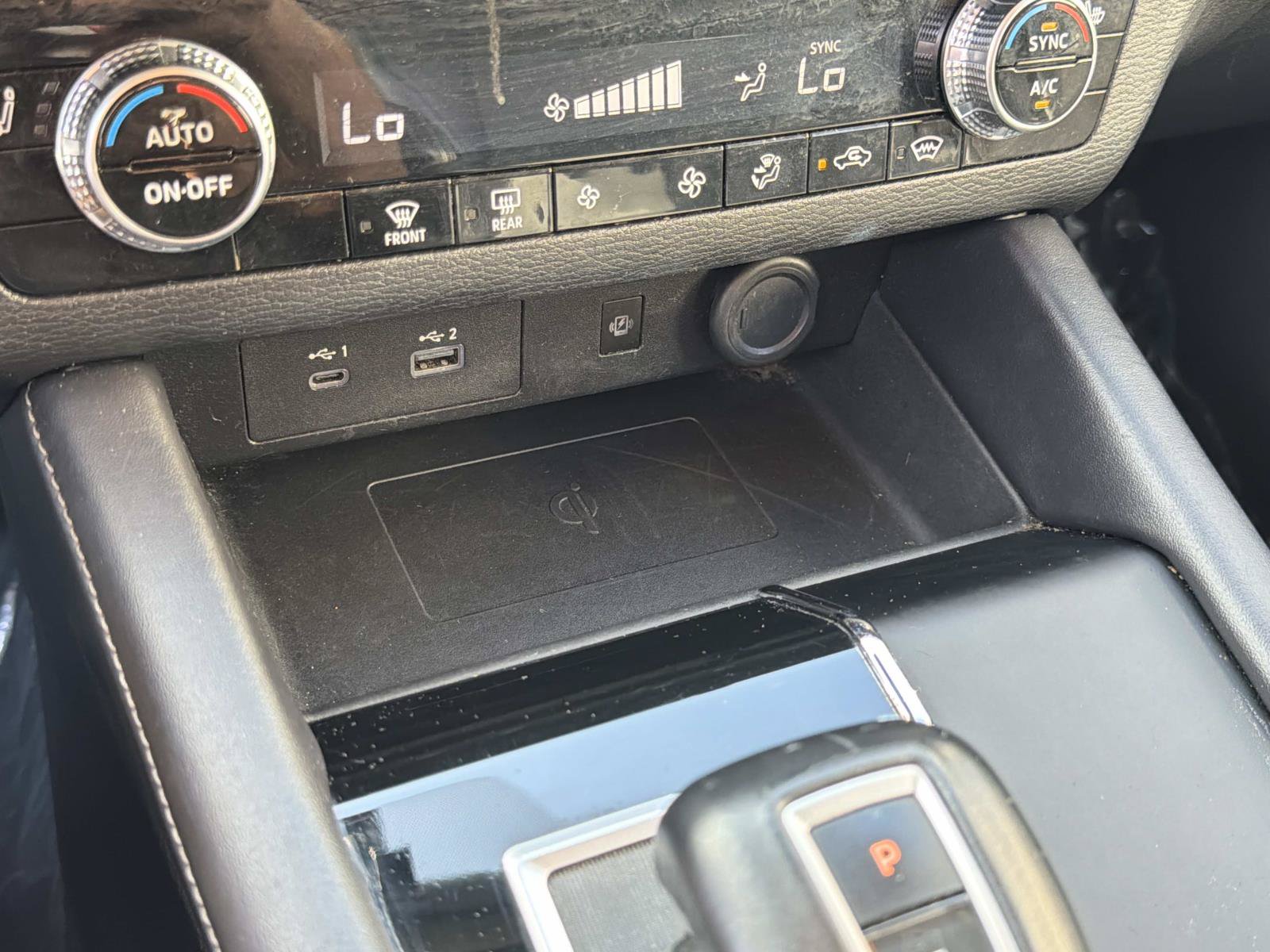 Used 2024 Mitsubishi Outlander AWD image 28