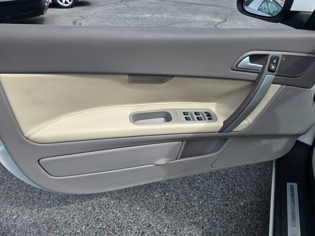 Used 2011 Volvo C70 T5 w/ Convenience Pkg FWD image 17