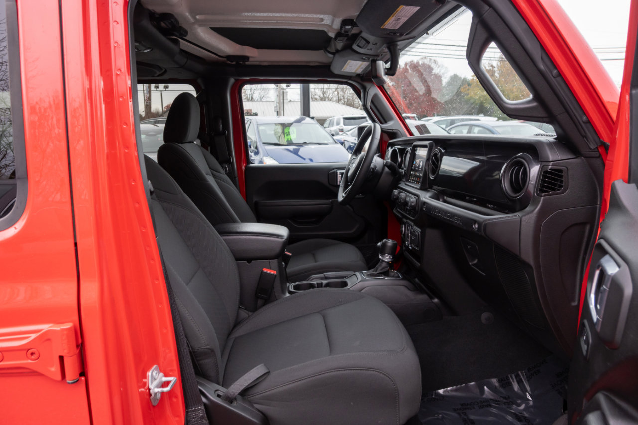 Used 2023 Jeep Wrangler Unlimited Sport image 28
