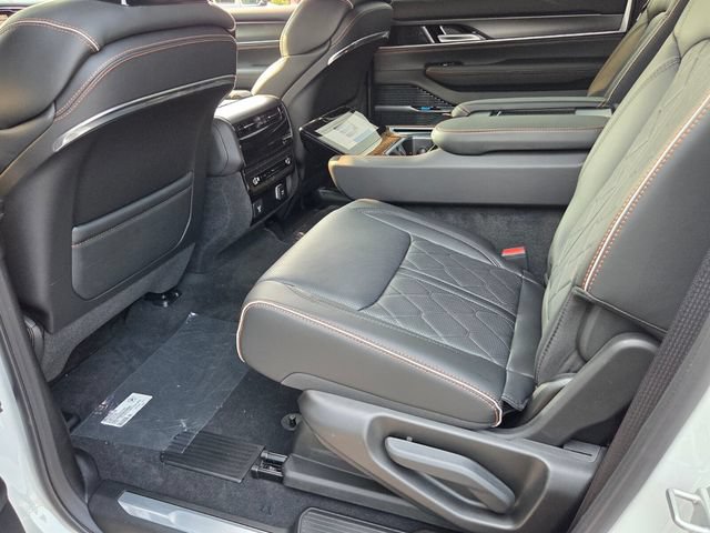 New 2026 Jeep Grand Wagoneer Summit AWD/4WD image 12