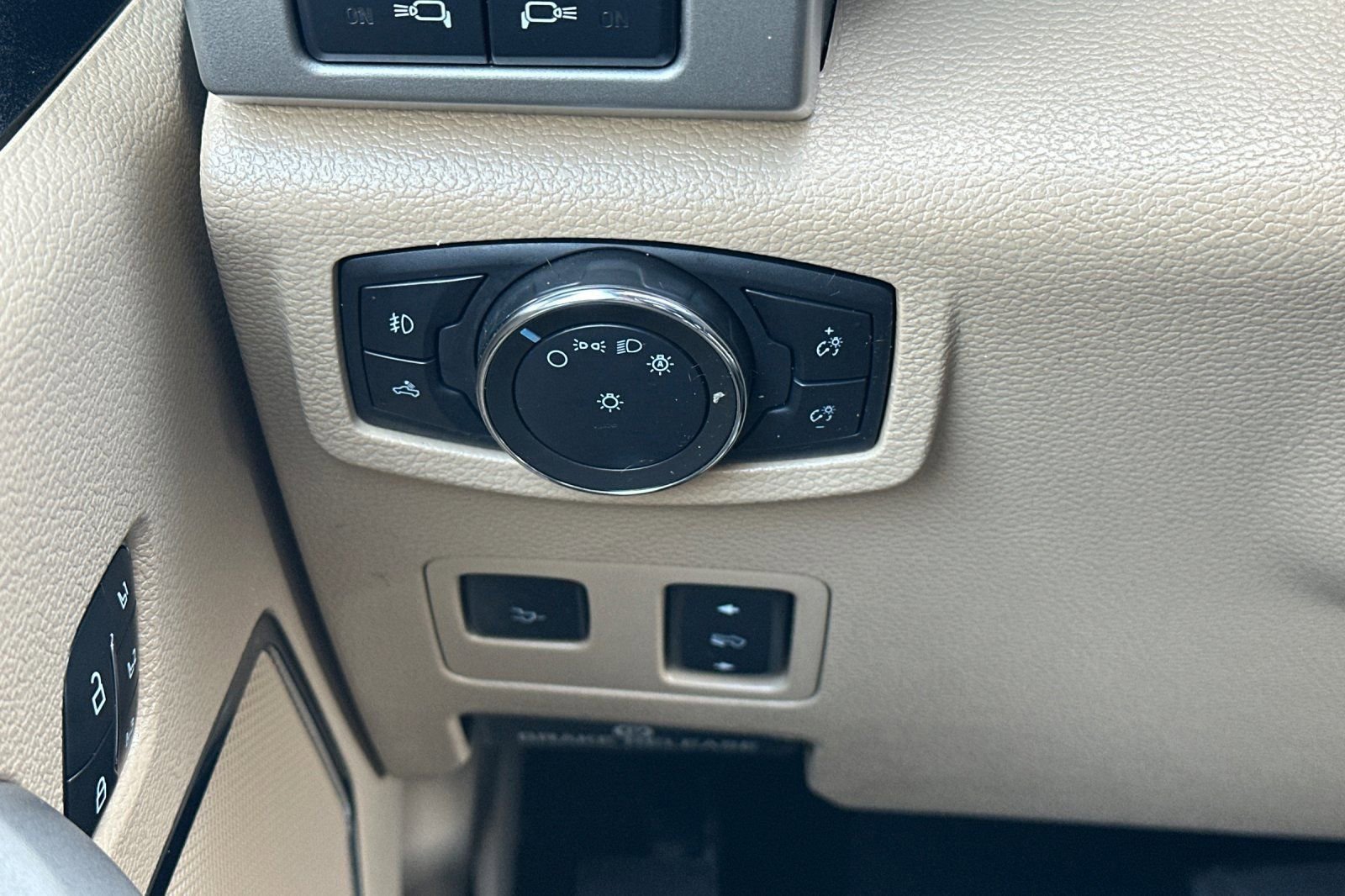 Used 2020 Ford F250 Lariat w/ Lariat Ultimate Package image 30