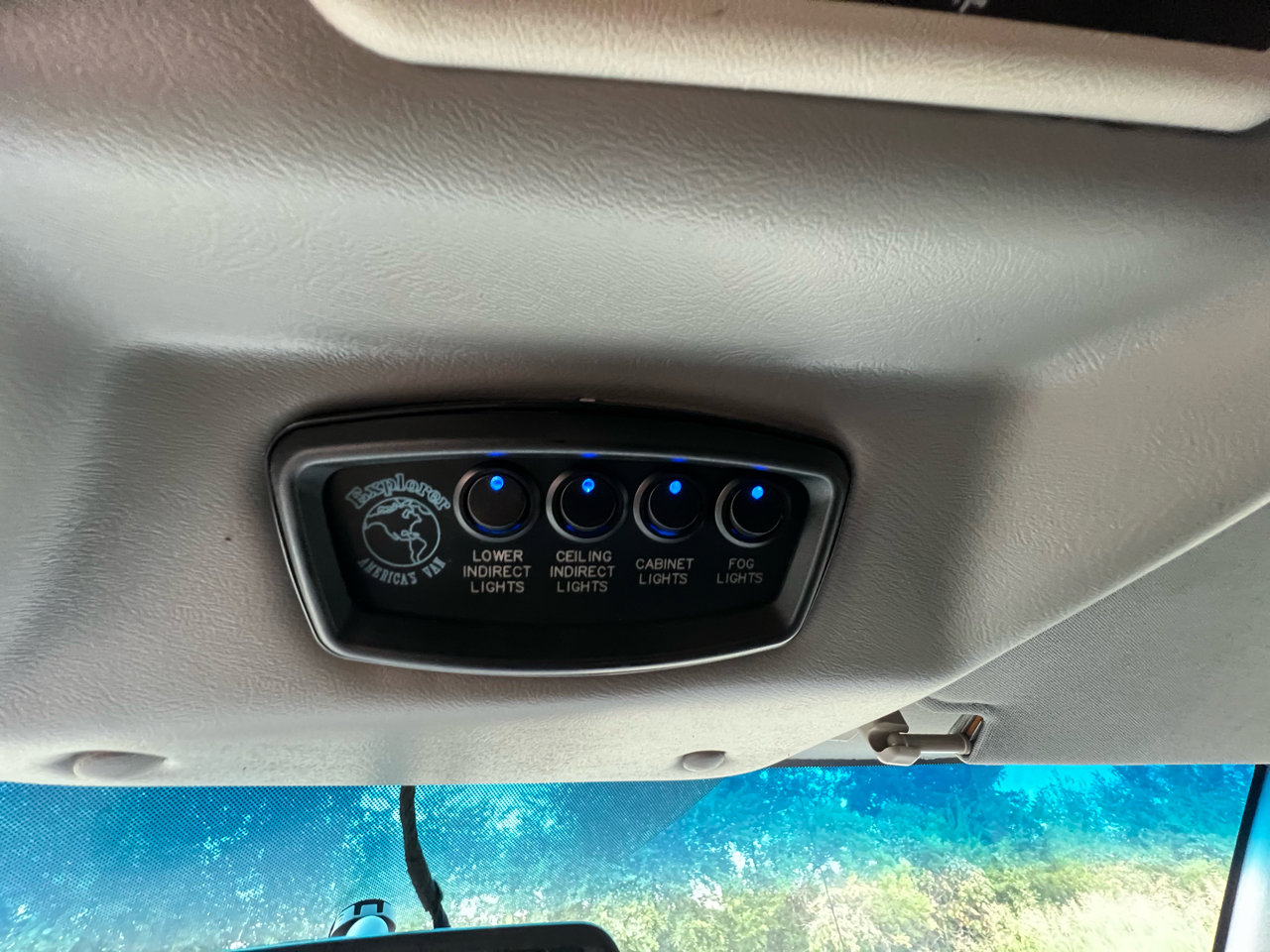 Used 2018 GMC Savana 3500 image 35