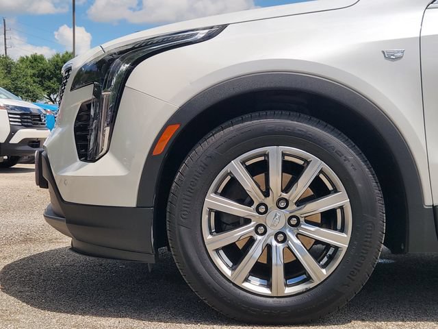 Used 2022 Cadillac XT4 Premium Luxury w/ Cold Weather Package FWD image 9
