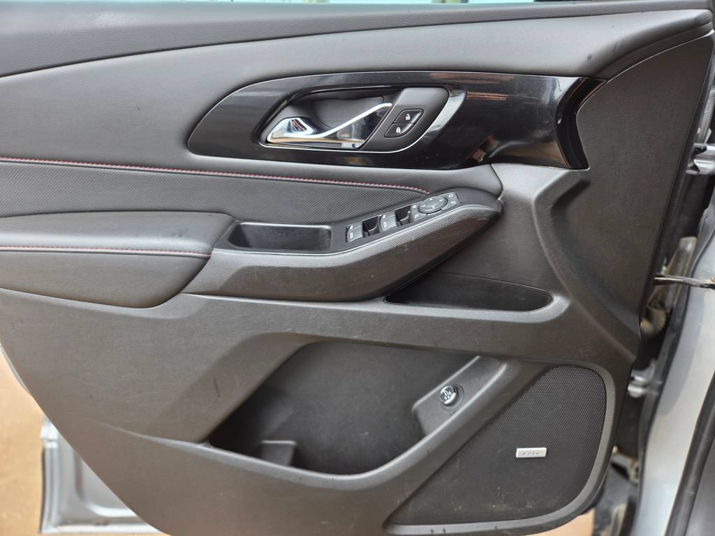Used 2023 Chevrolet Traverse RS FWD image 29