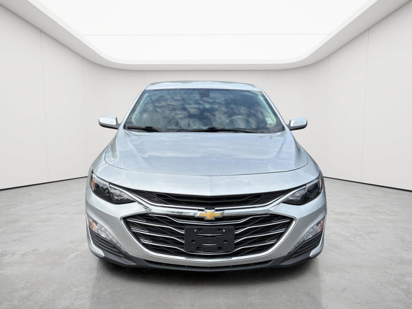 Used 2022 Chevrolet Malibu LT FWD image 2