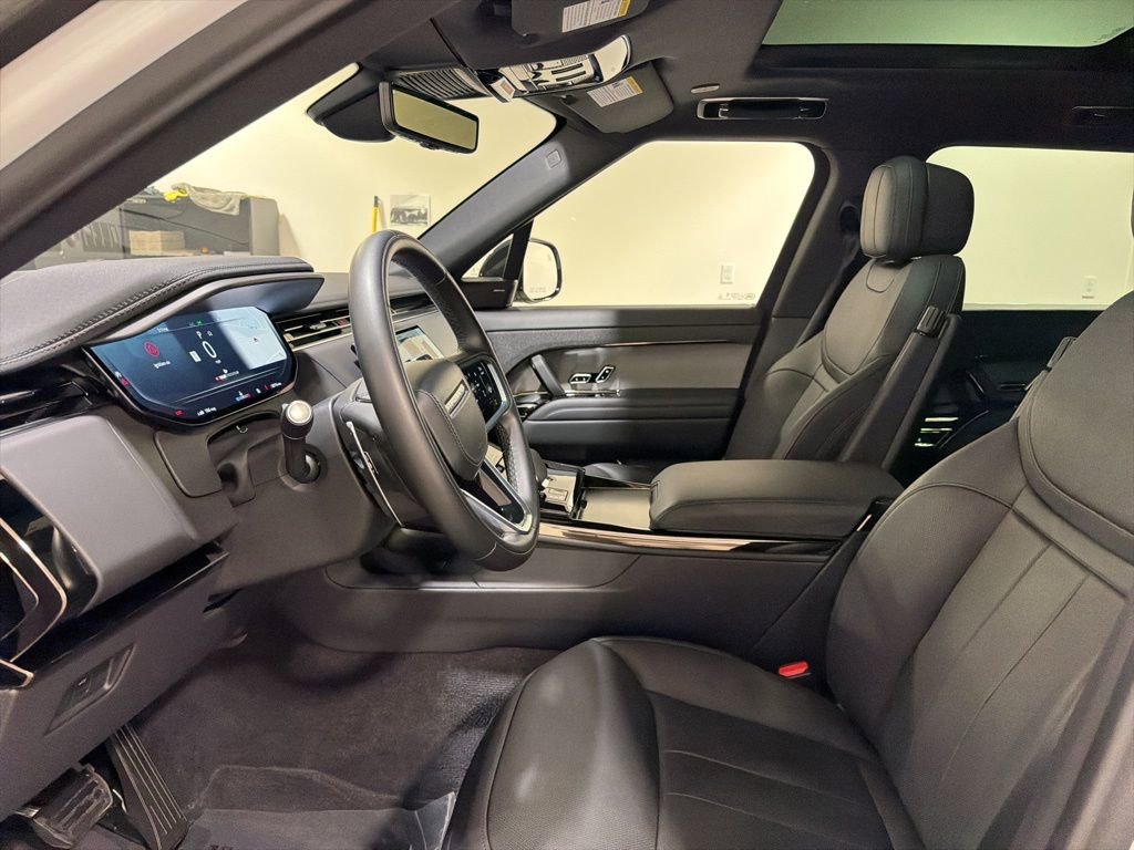 Used 2024 Land Rover Range Rover Sport SE AWD/4WD image 11