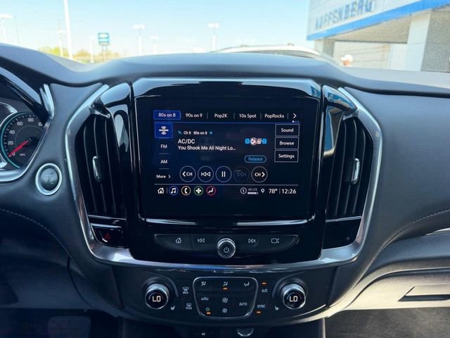 Used 2022 Chevrolet Traverse LT FWD image 17