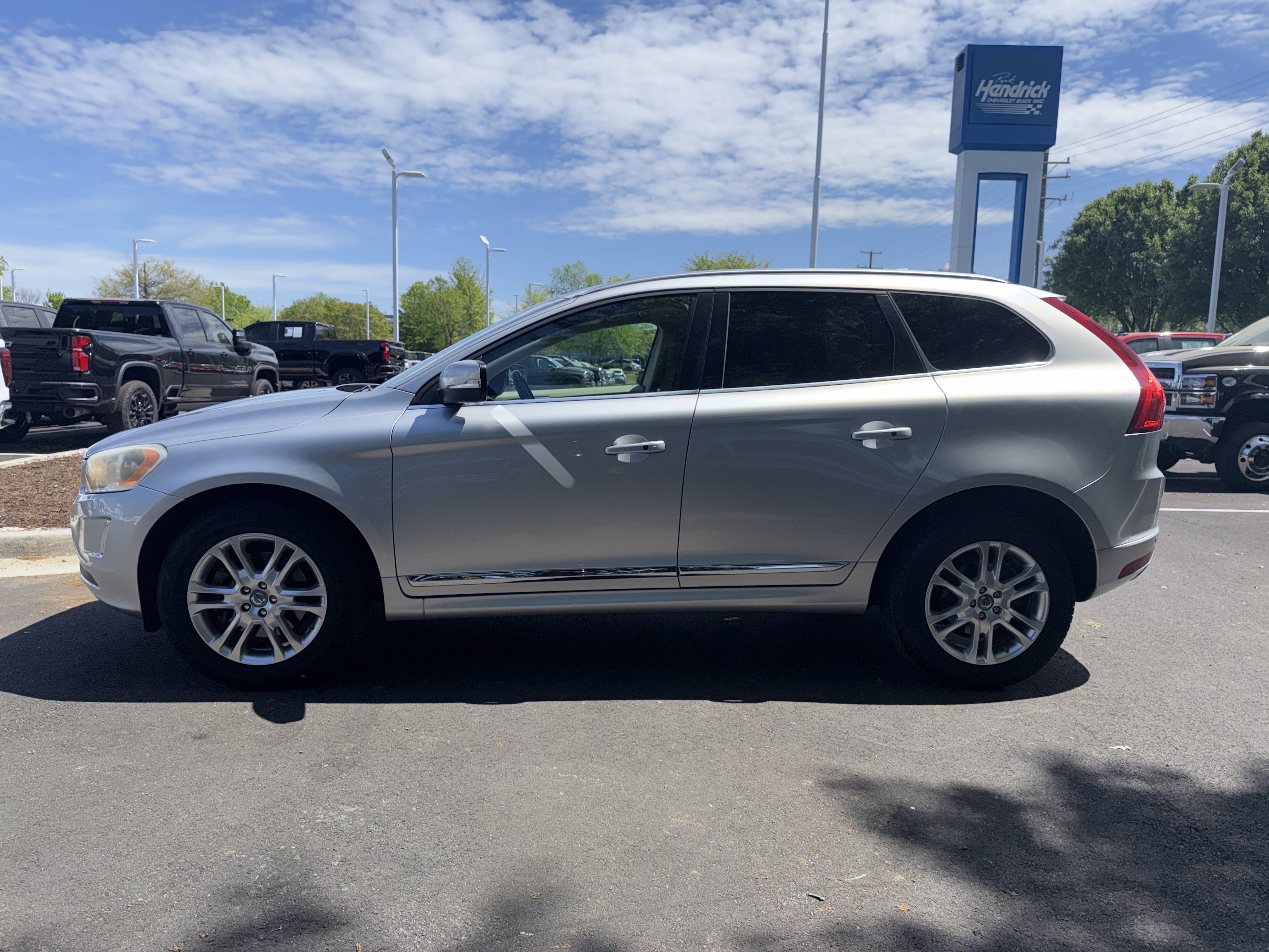 Used 2015 Volvo XC60 T6 Premier Plus image 7