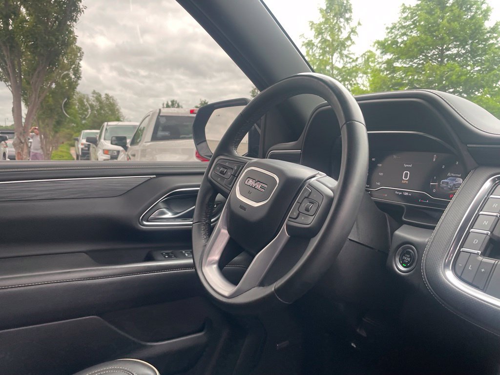 Used 2024 GMC Yukon SLT AWD/4WD image 28