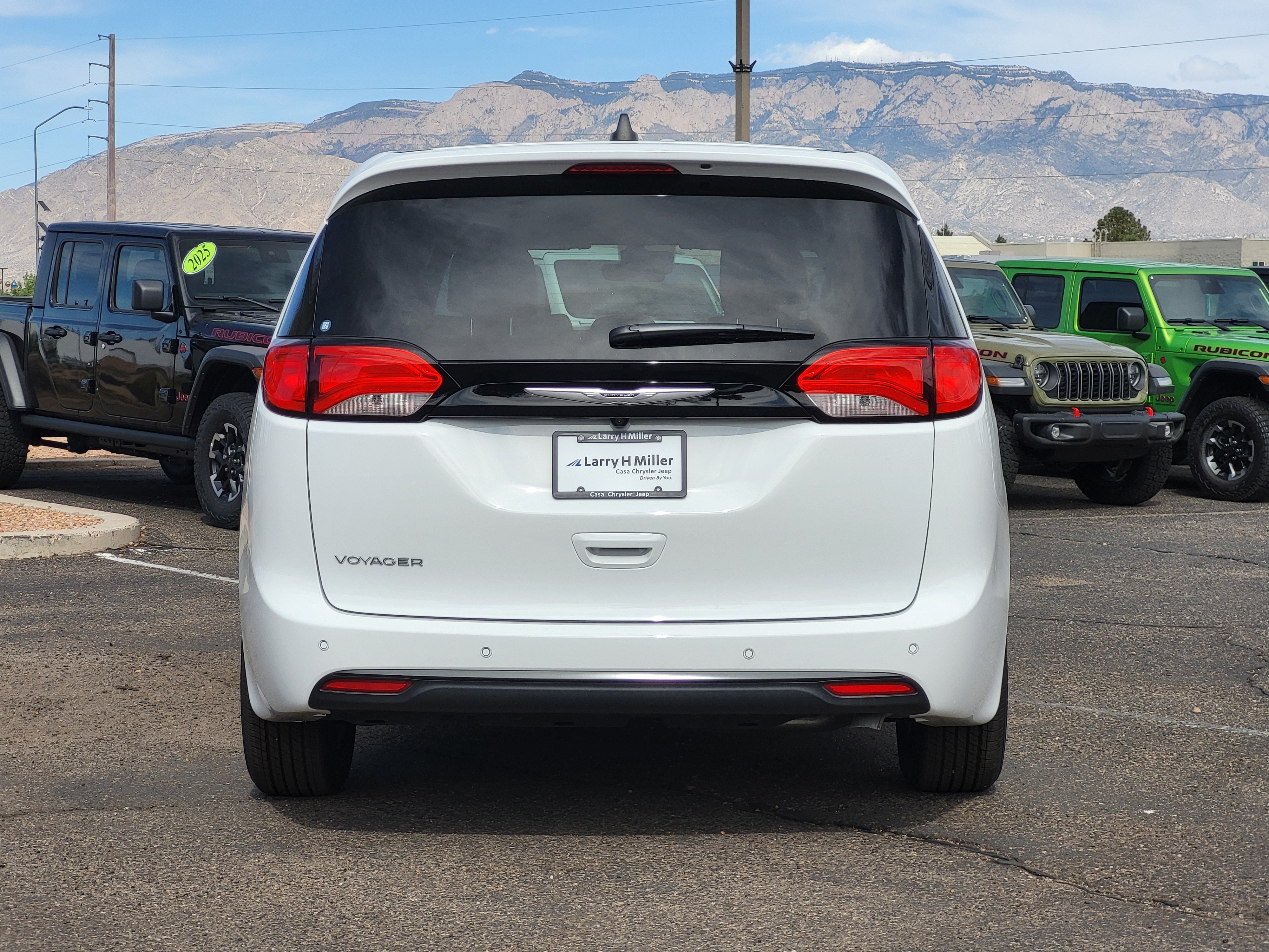 New 2026 Chrysler Voyager LX FWD image 6