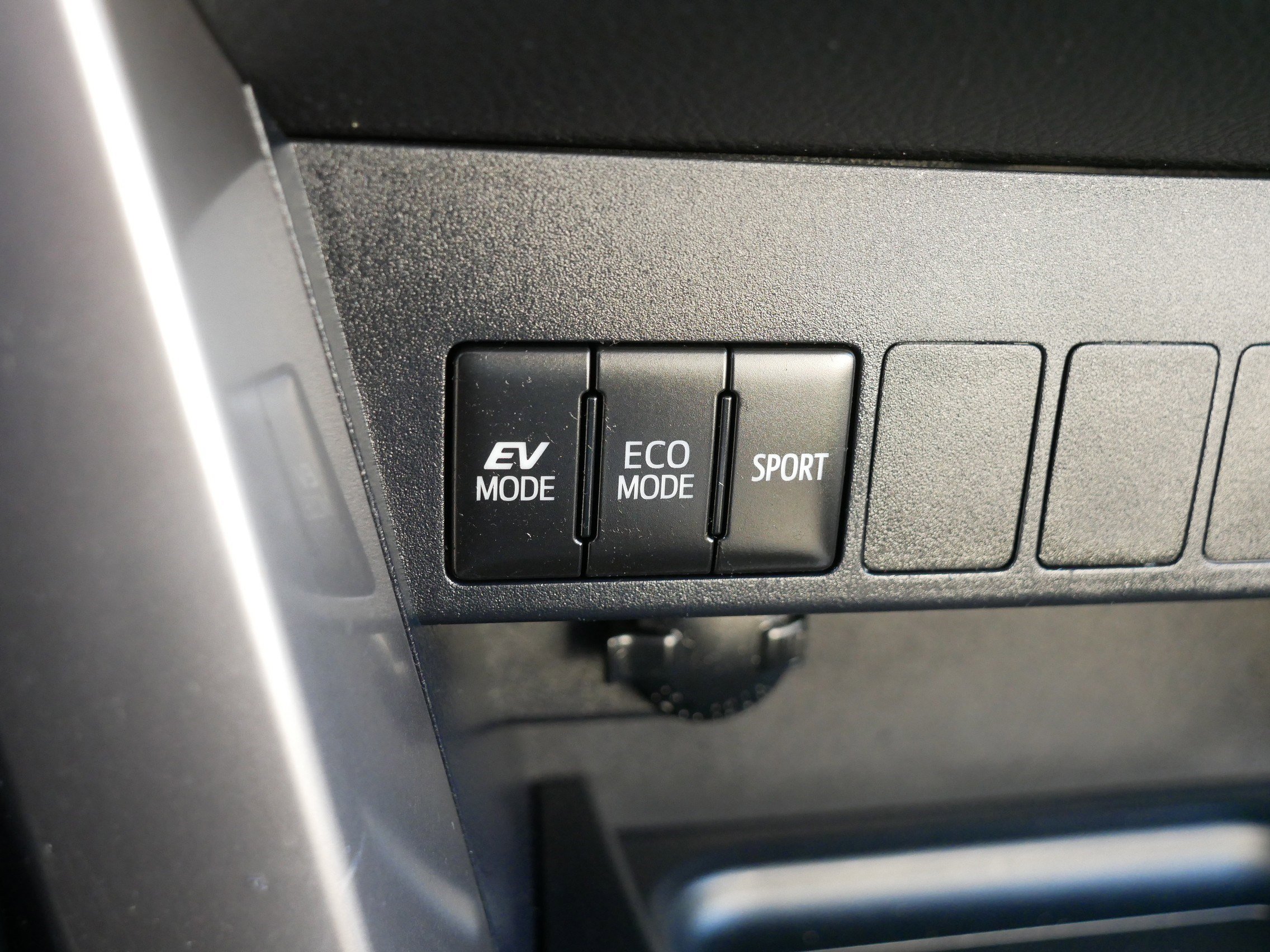 Used 2018 Toyota RAV4 XLE w/ Convenience Package AWD/4WD image 28