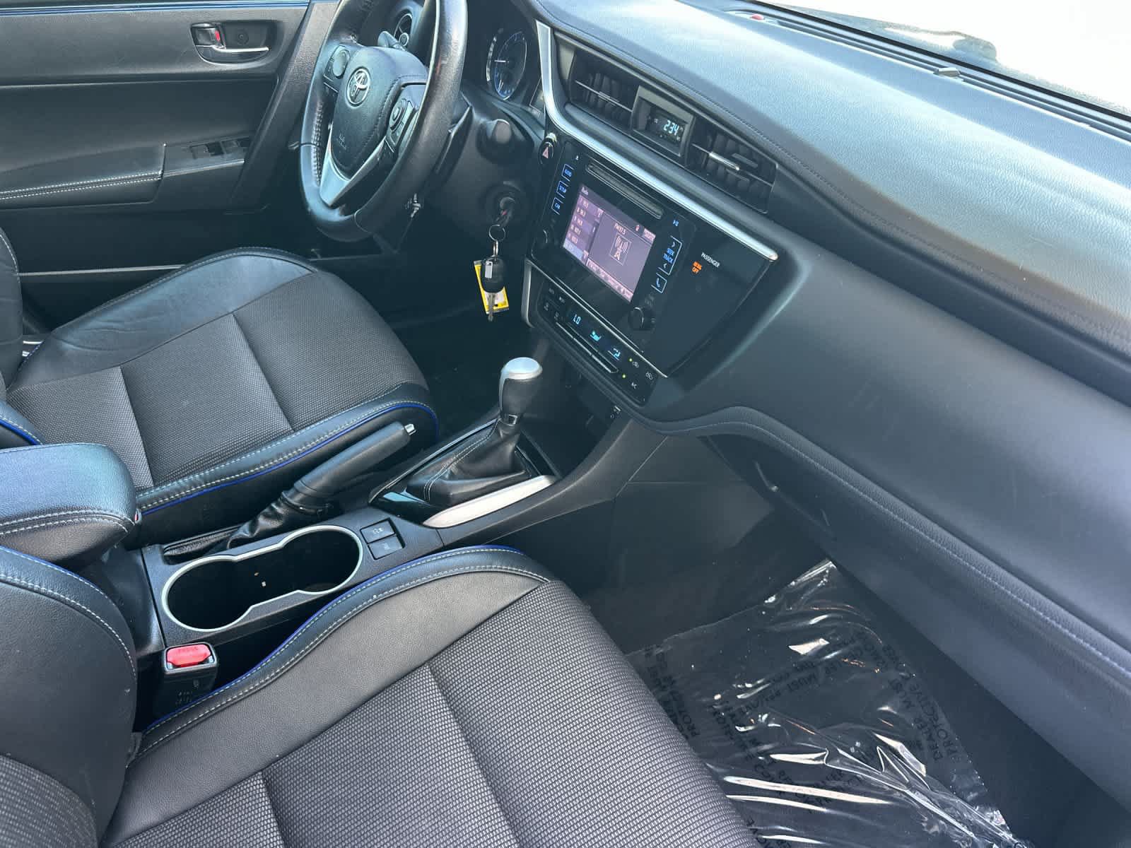 Used 2017 Toyota Corolla SE FWD image 16