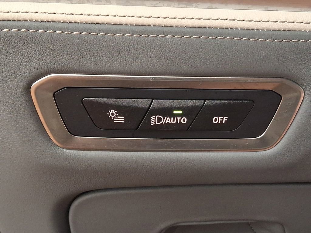 Used 2025 BMW X7 M60i image 24