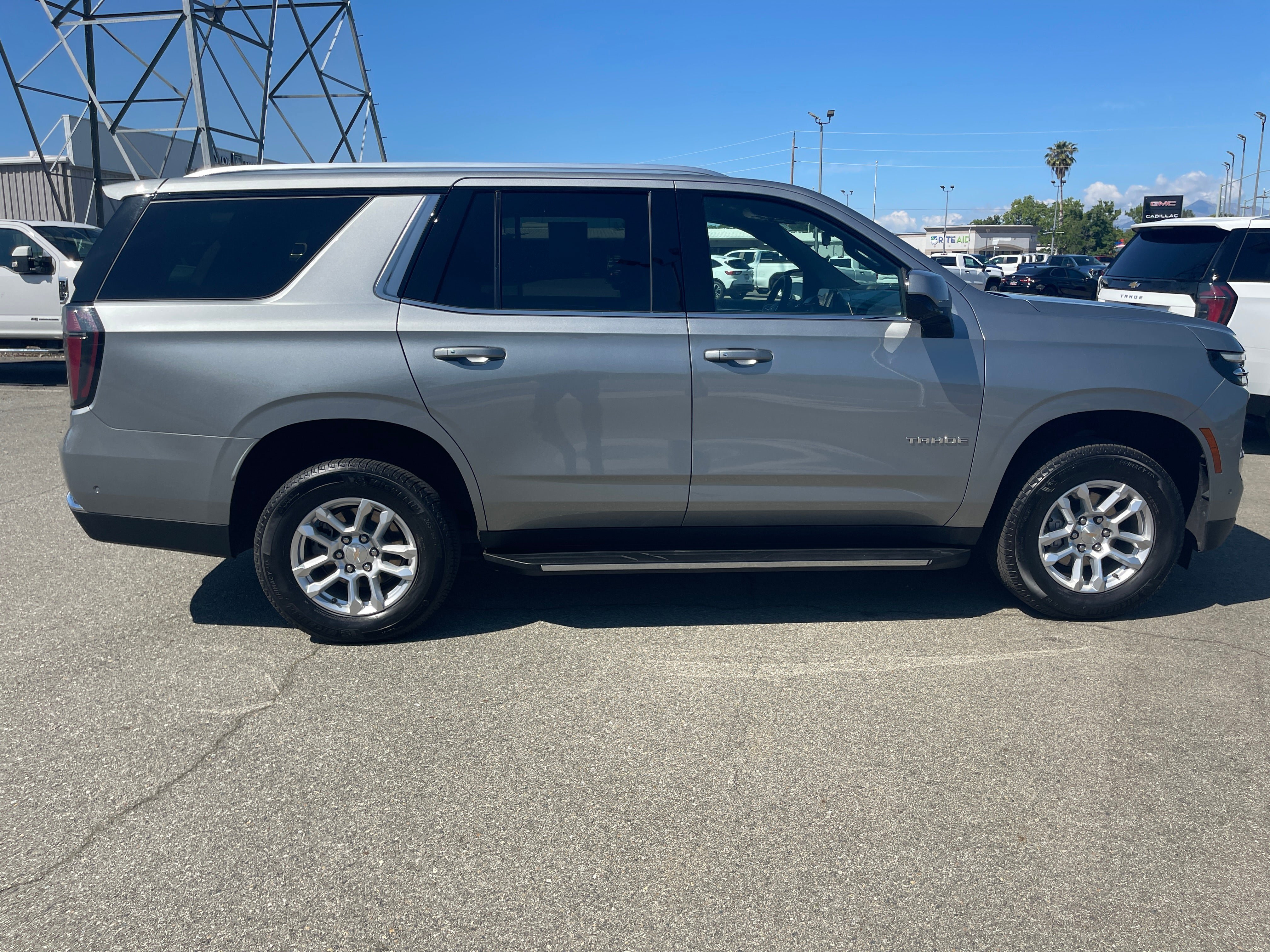 Used 2025 Chevrolet Tahoe LT AWD/4WD image 5