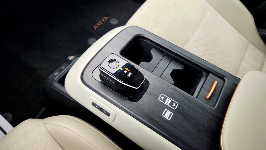 Used 2024 Nissan Ariya AWD image 16