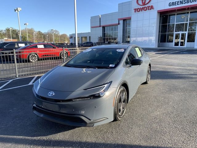 Used 2023 Toyota Prius LE image 1