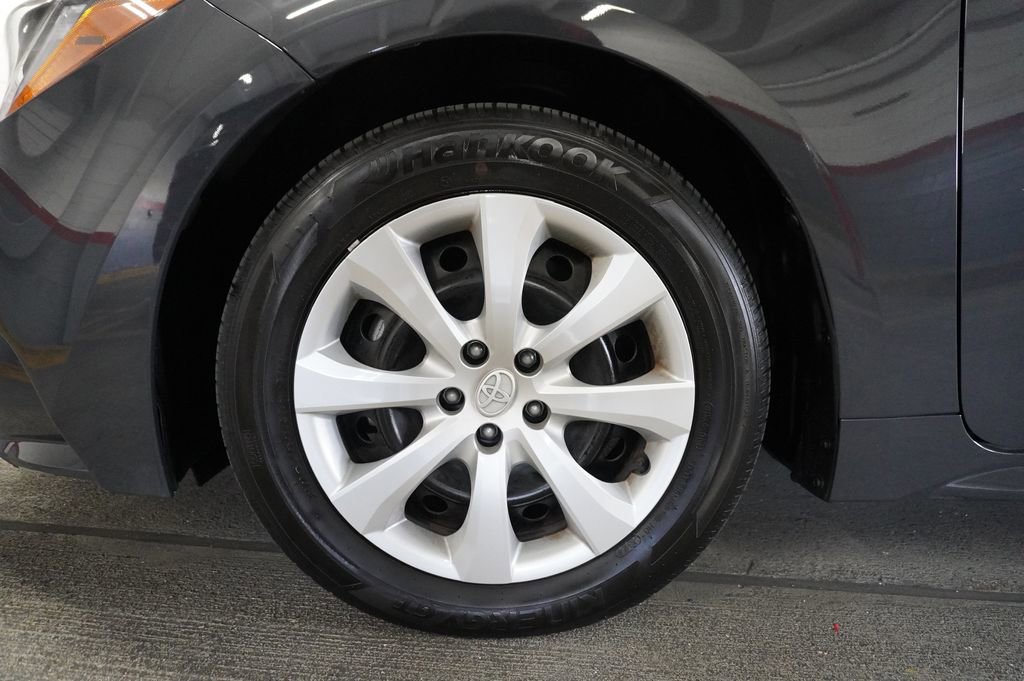 Certified 2025 Toyota Corolla LE image 18