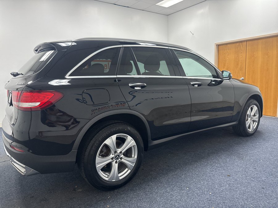 Used 2018 Mercedes-Benz GLC 300 4MATIC w/ Multimedia Package image 3