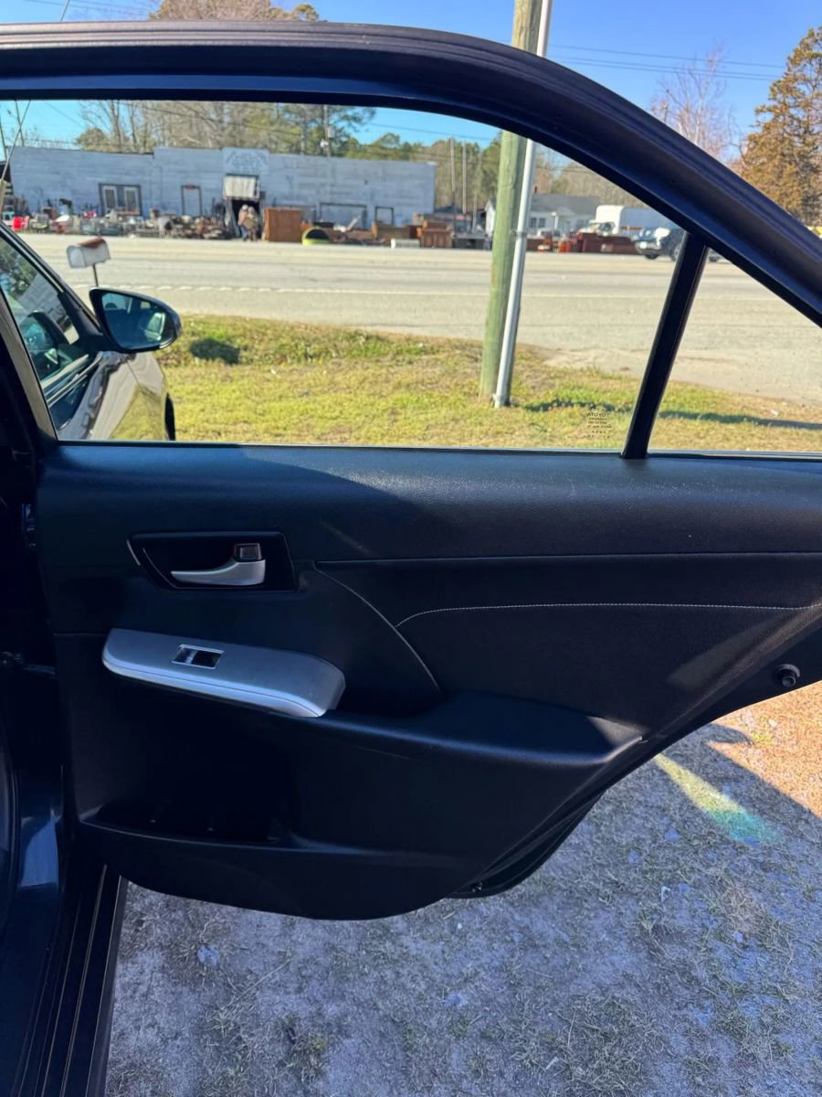 Used 2014 Toyota Camry SE w/ Leather Package image 14