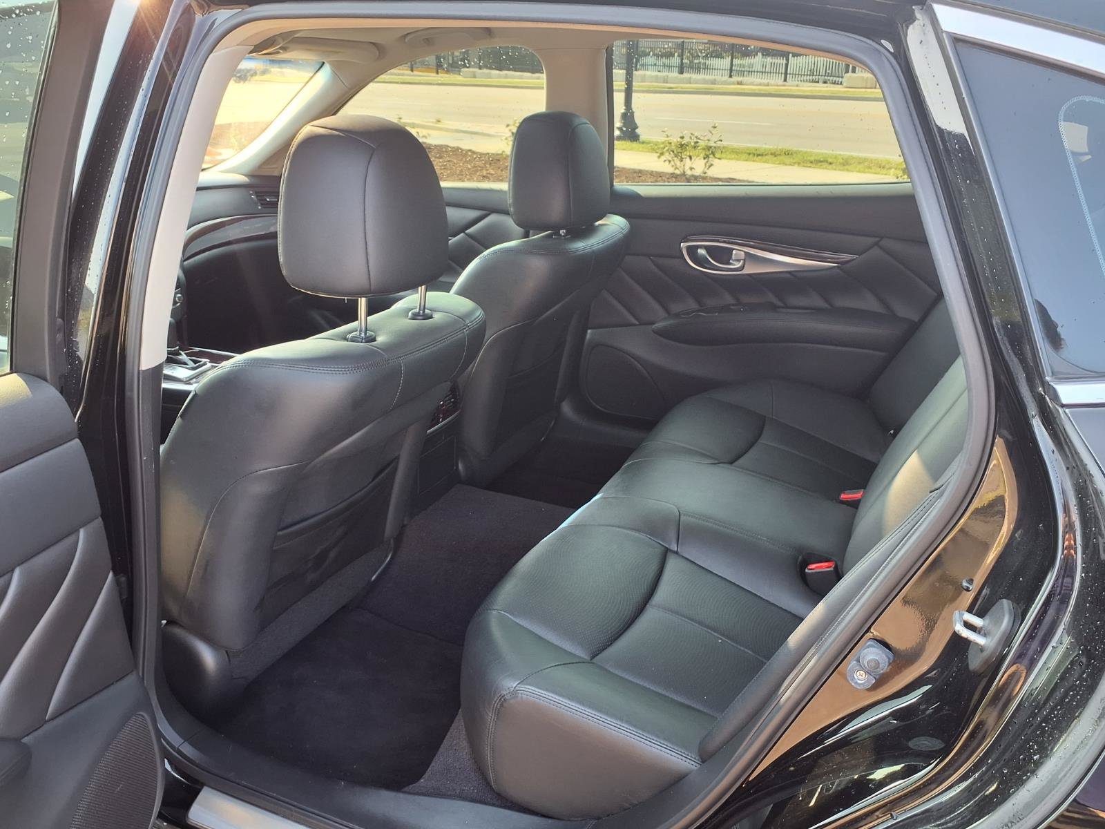 Used 2015 INFINITI Q70 L 3.7 AWD/4WD image 22