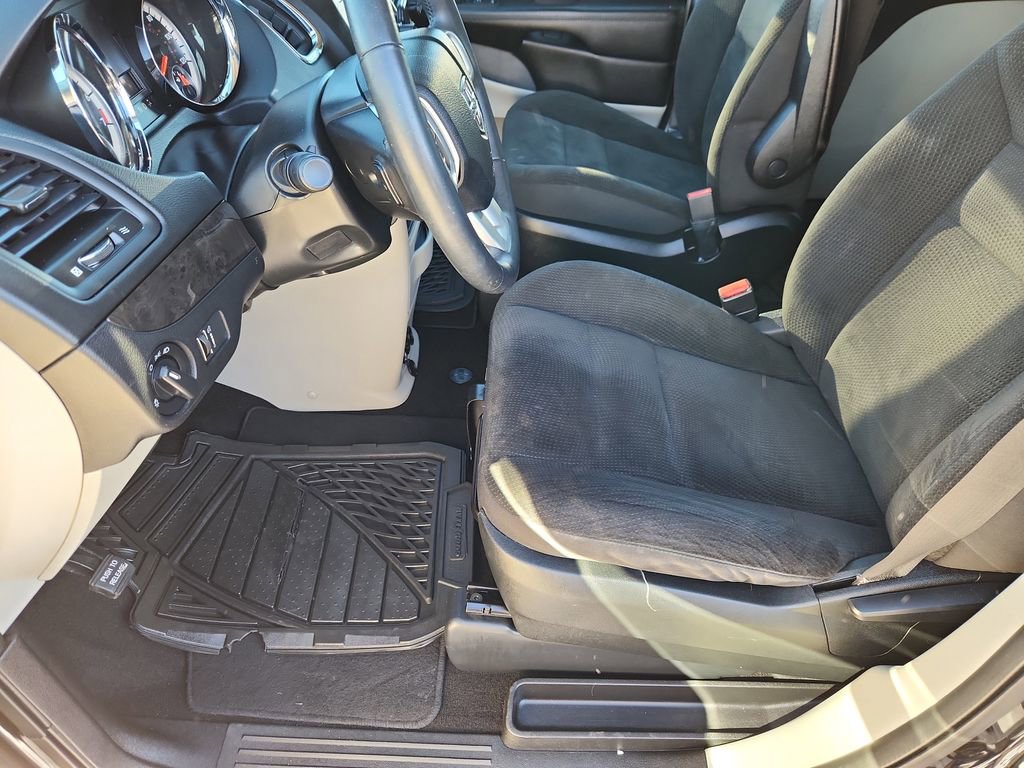 Used 2017 Dodge Grand Caravan SE w/ Power Window Group image 7