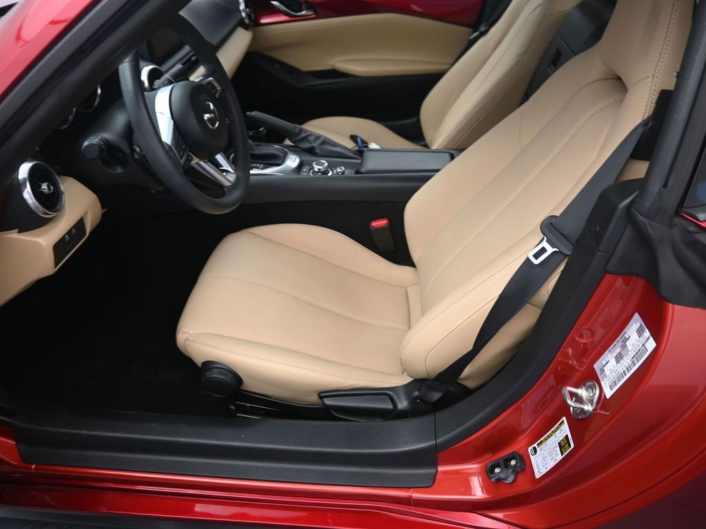 Used 2019 MAZDA MX-5 Miata RF Grand Touring RWD image 15