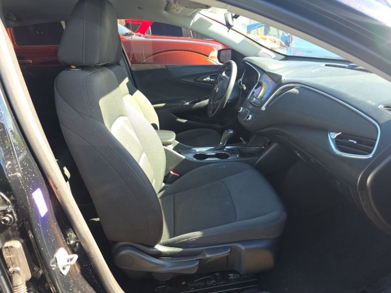 Used 2020 Chevrolet Malibu LT image 14