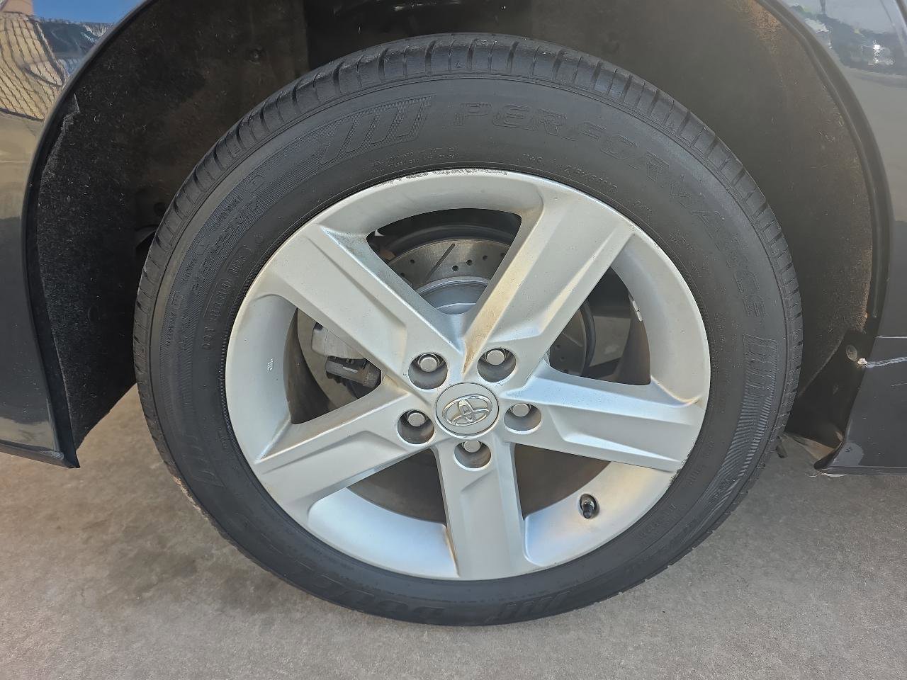 Used 2014 Toyota Camry SE image 28