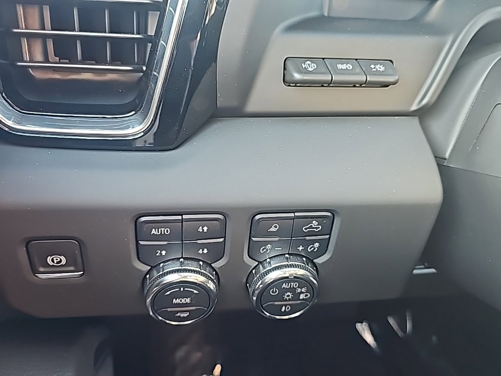 New 2025 GMC Sierra 1500 Denali image 16
