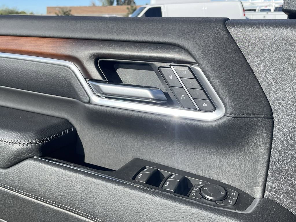 New 2025 GMC Sierra 2500 Denali w/ Denali Reserve Package image 24