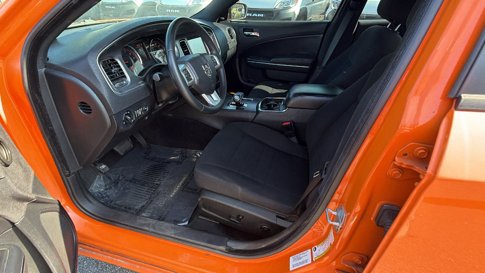 Used 2014 Dodge Charger SXT RWD image 17