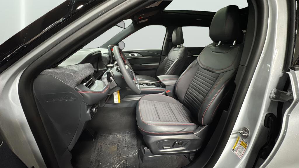 New 2026 Ford Explorer ST-Line w/ ST-Line Street Pack image 25