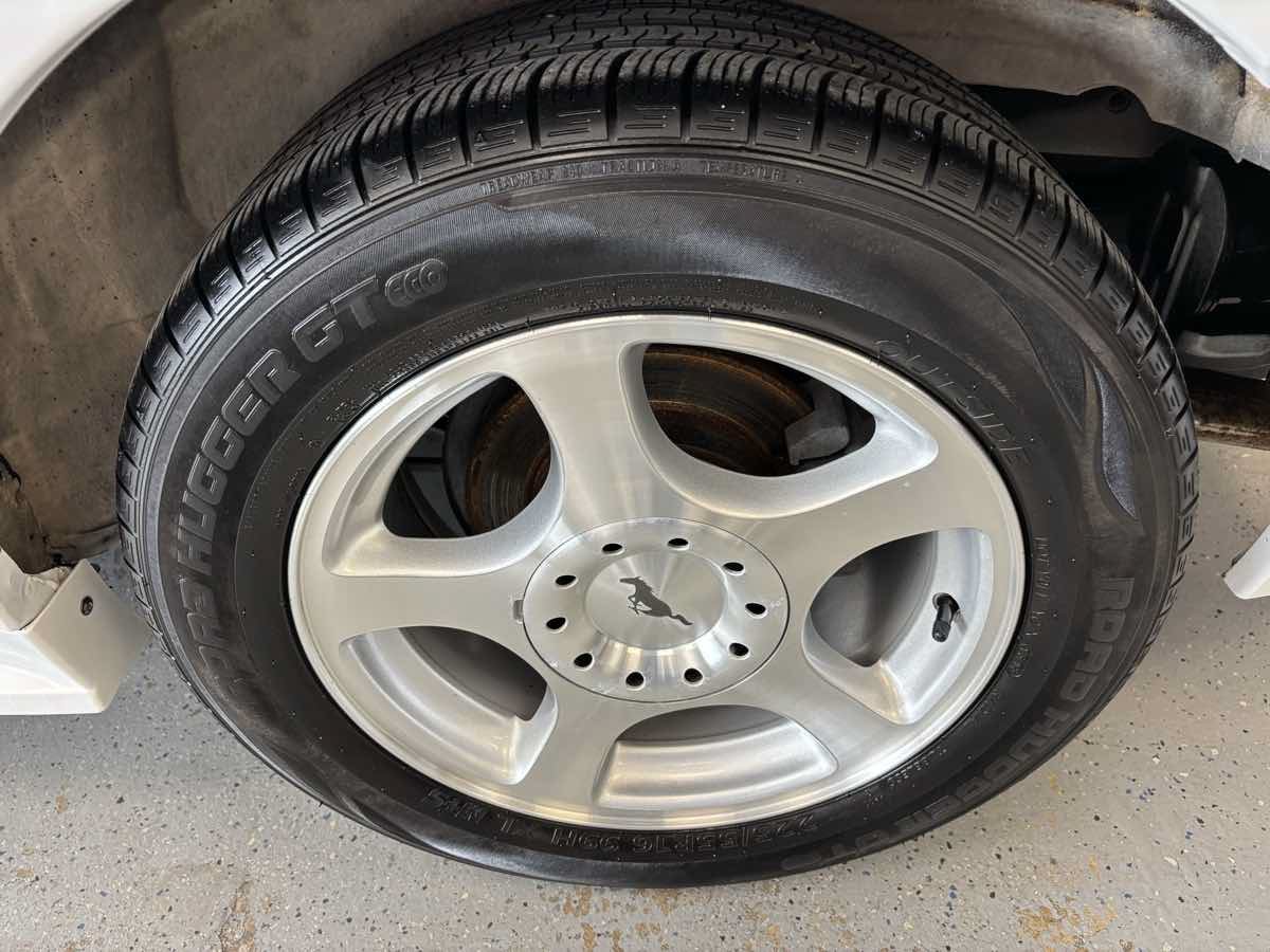 Used 2003 Ford Mustang Convertible RWD image 31