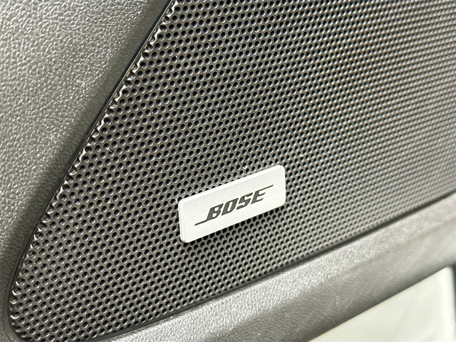 Used 2018 Chevrolet Equinox Premier image 19