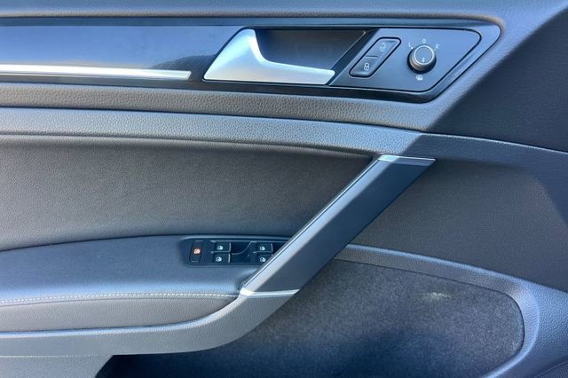 Used 2019 Volkswagen Golf R 4-Door image 11