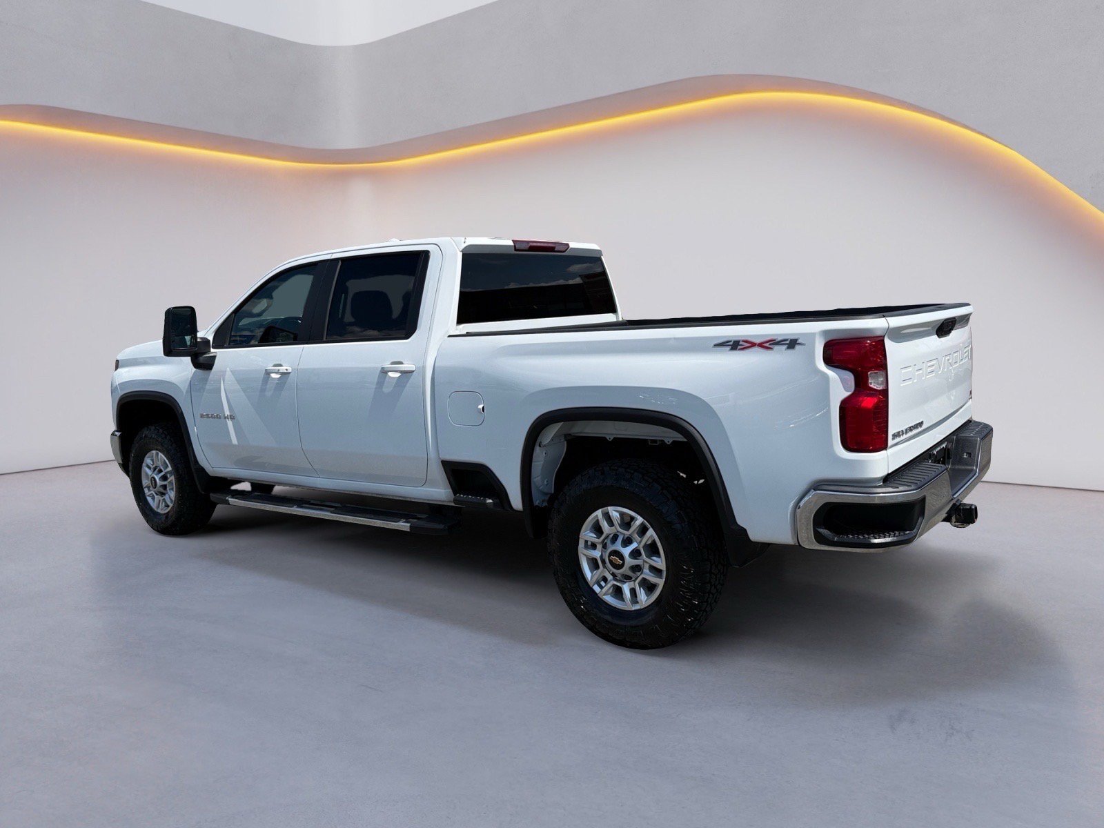 Used 2025 Chevrolet Silverado 2500 LT w/ Convenience Package AWD/4WD image 5