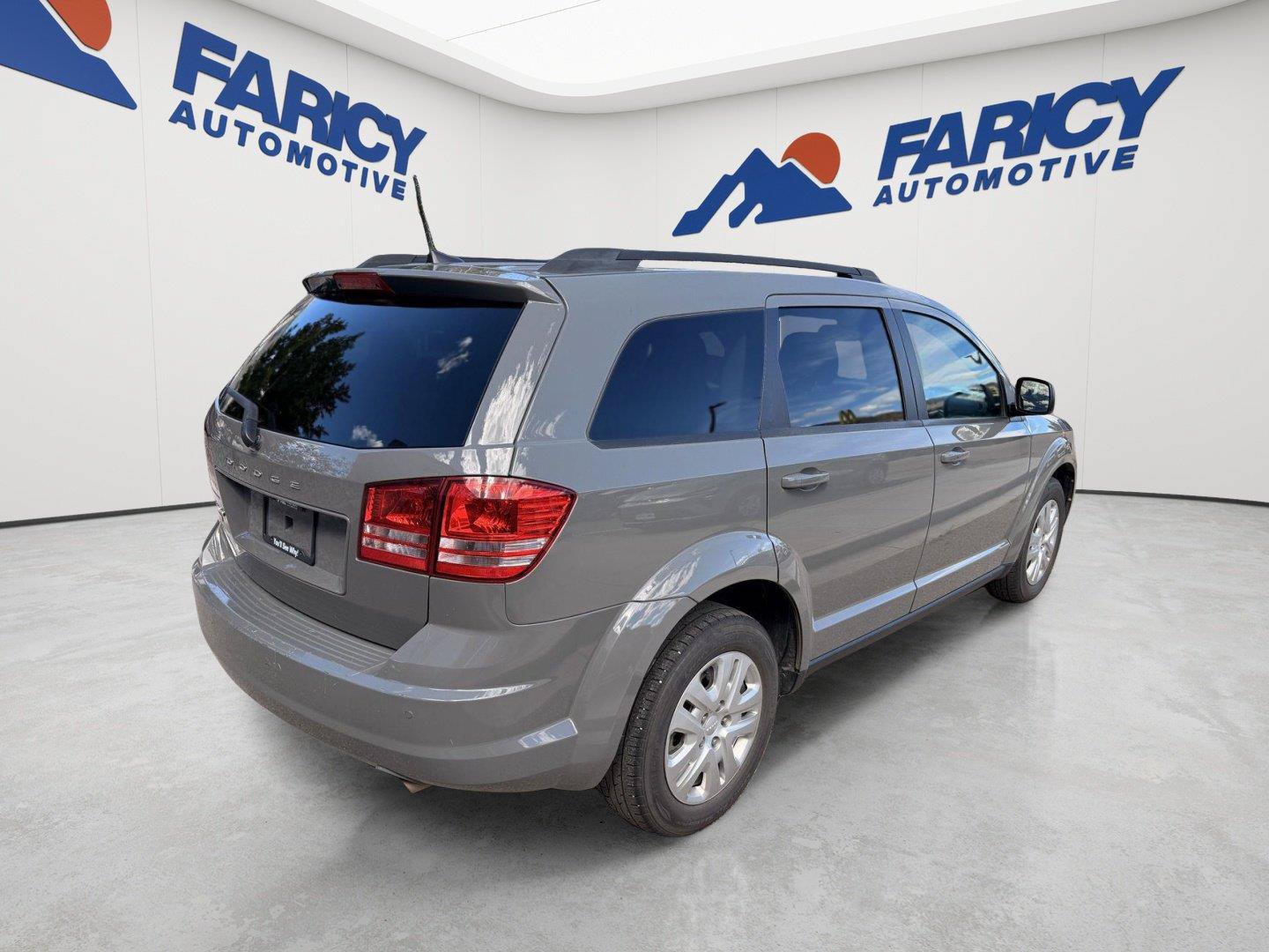 Used 2020 Dodge Journey SE w/ SE Popular Equipment Group FWD image 5