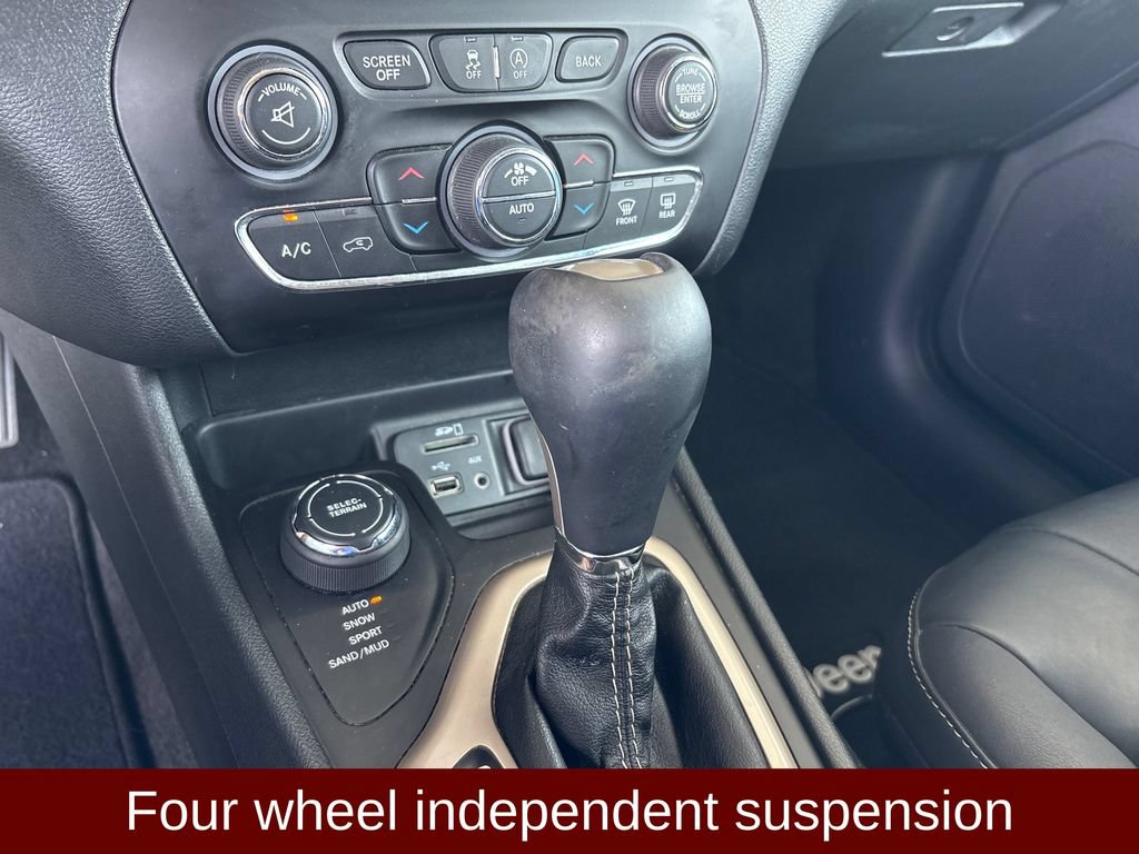 Used 2015 Jeep Cherokee Limited AWD/4WD image 8