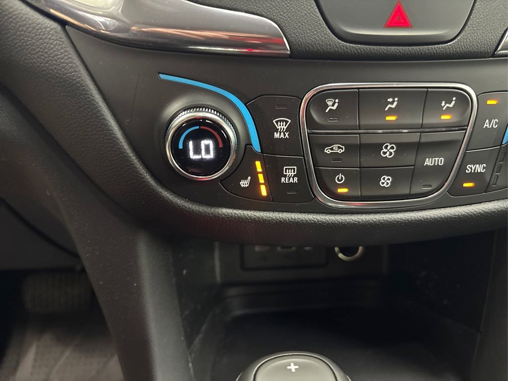 Used 2020 Chevrolet Equinox LT w/ Midnight Edition image 33